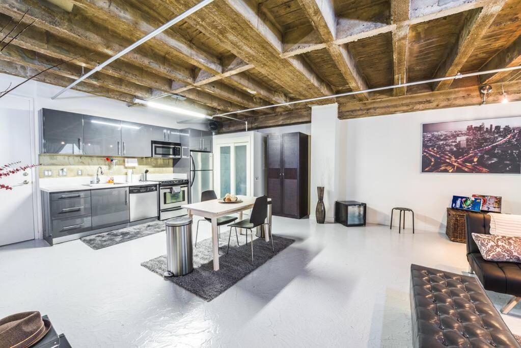 Newly Renovated 1Bdrm Loft Dtla And Rooftop Pool Los Angeles Exterior foto